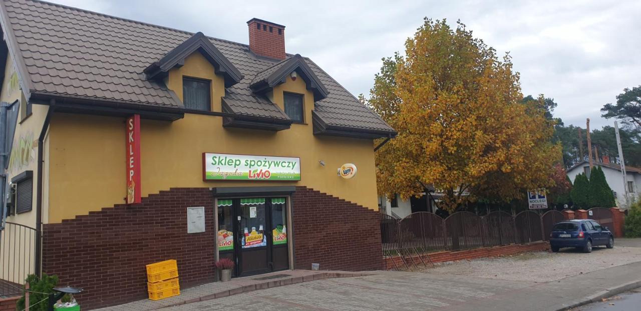 Pokoje Goscinne U Marka Tuszyn Exterior foto